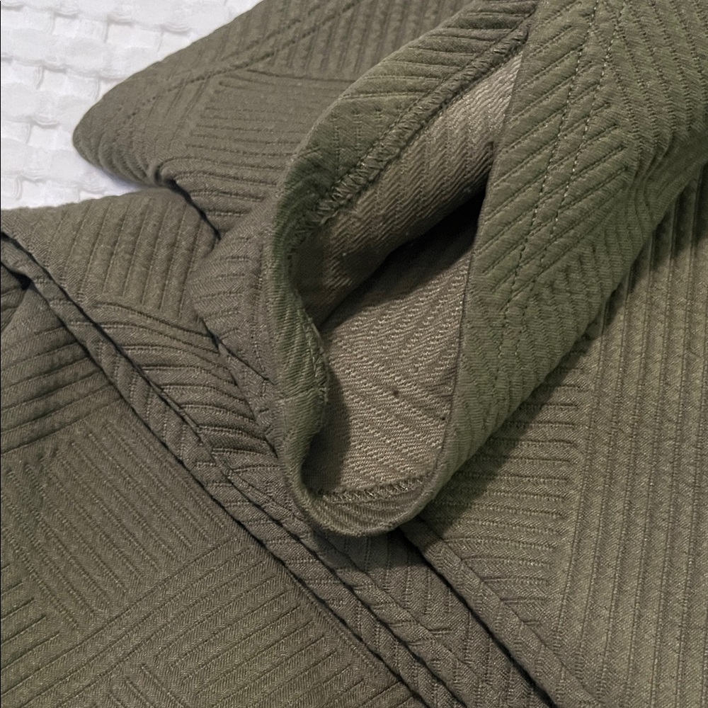 Amazon Olive Green Short Sleeve Sweatshirt Set - Picture 5 of 6